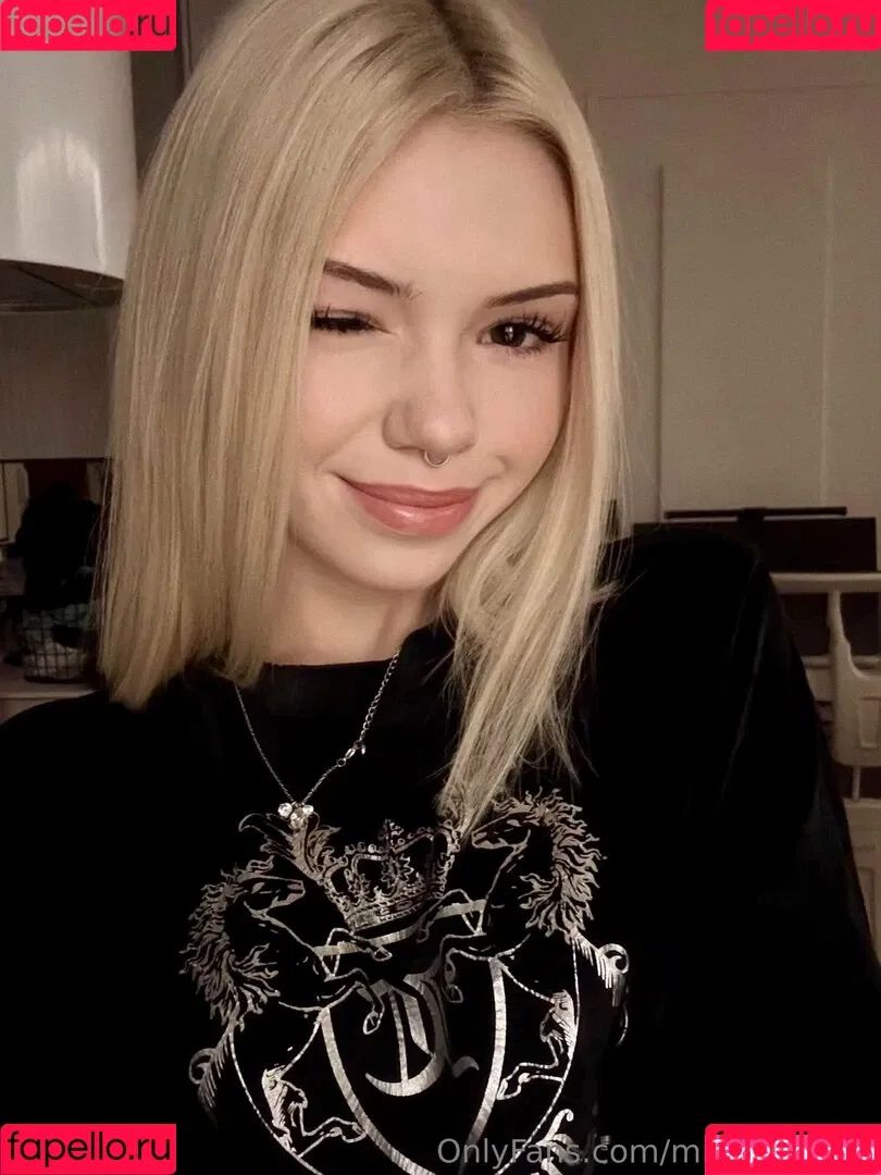 Mia_bluebird / clarathestudent / miabluebird Onlyfans Photo Gallery 