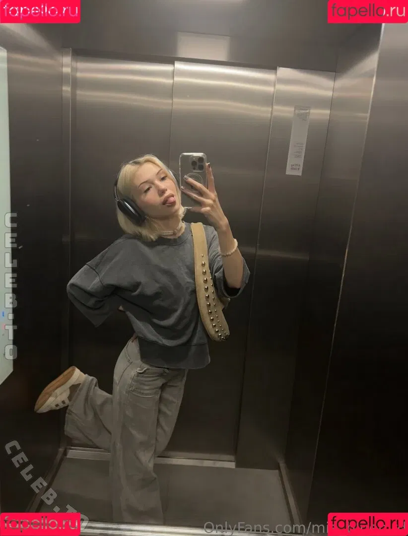 Mia_bluebird / clarathestudent / miabluebird Onlyfans Photo Gallery 