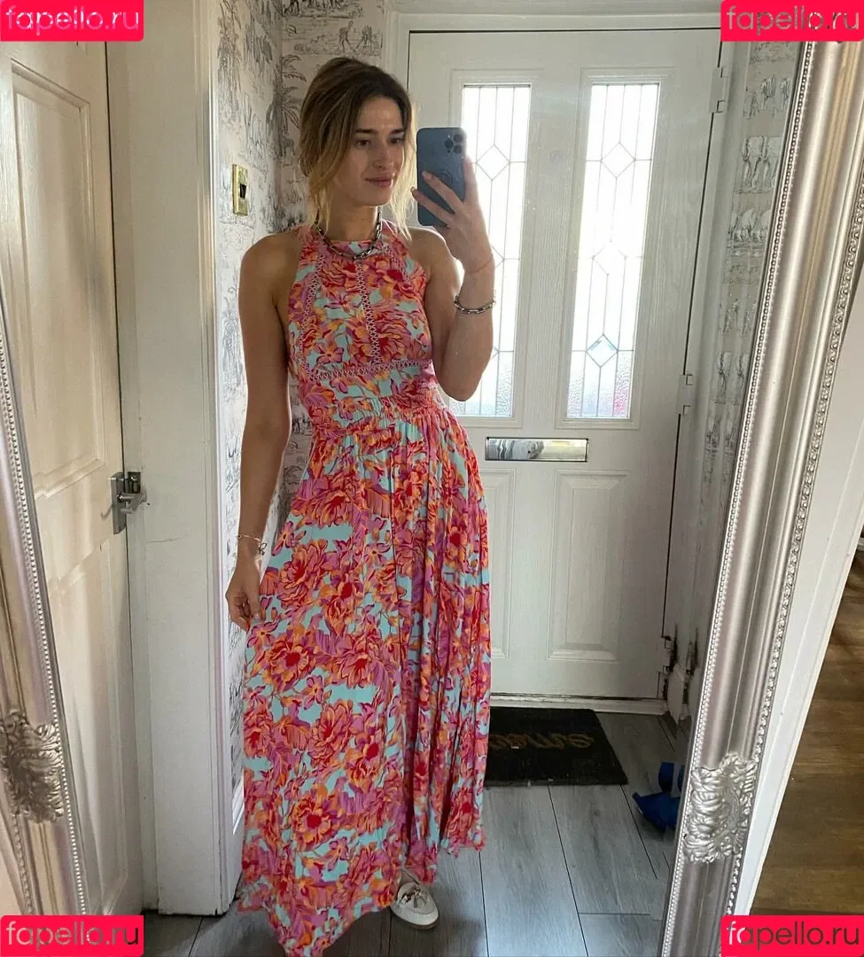 Emily Hotwife & Cuckold / EmilyHotwifeUK / emilyhotwifeukvip / https: Onlyfans Photo Gallery 