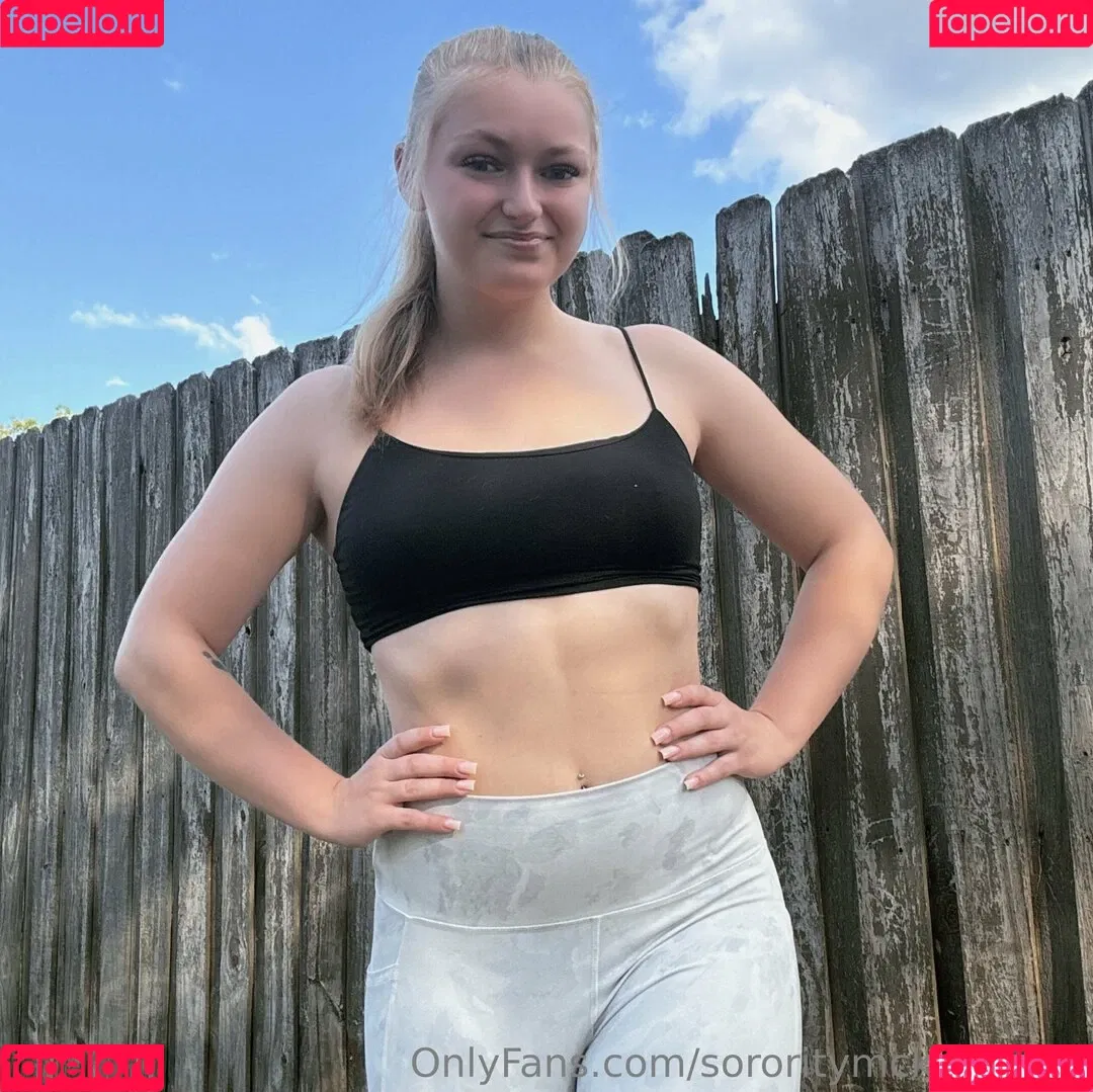 realmckenziemae / sororitymckenzie18 Onlyfans Photo Gallery 