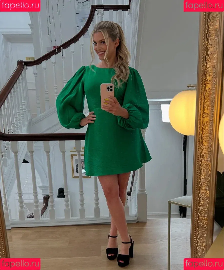 Anna Williamson / annawilliamsonofficial Onlyfans Photo Gallery 