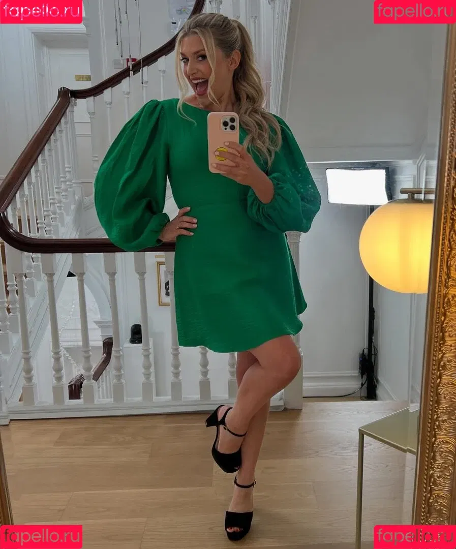 Anna Williamson / annawilliamsonofficial Onlyfans Photo Gallery 