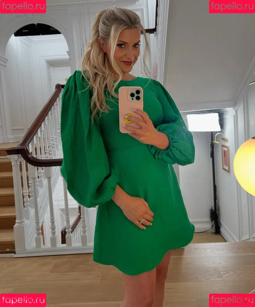 Anna Williamson / annawilliamsonofficial Onlyfans Photo Gallery 