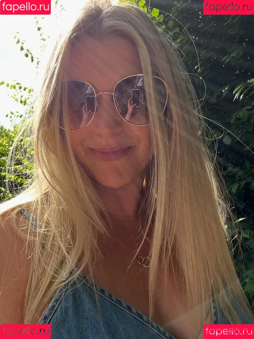 Anna Williamson / annawilliamsonofficial Onlyfans Photo Gallery 