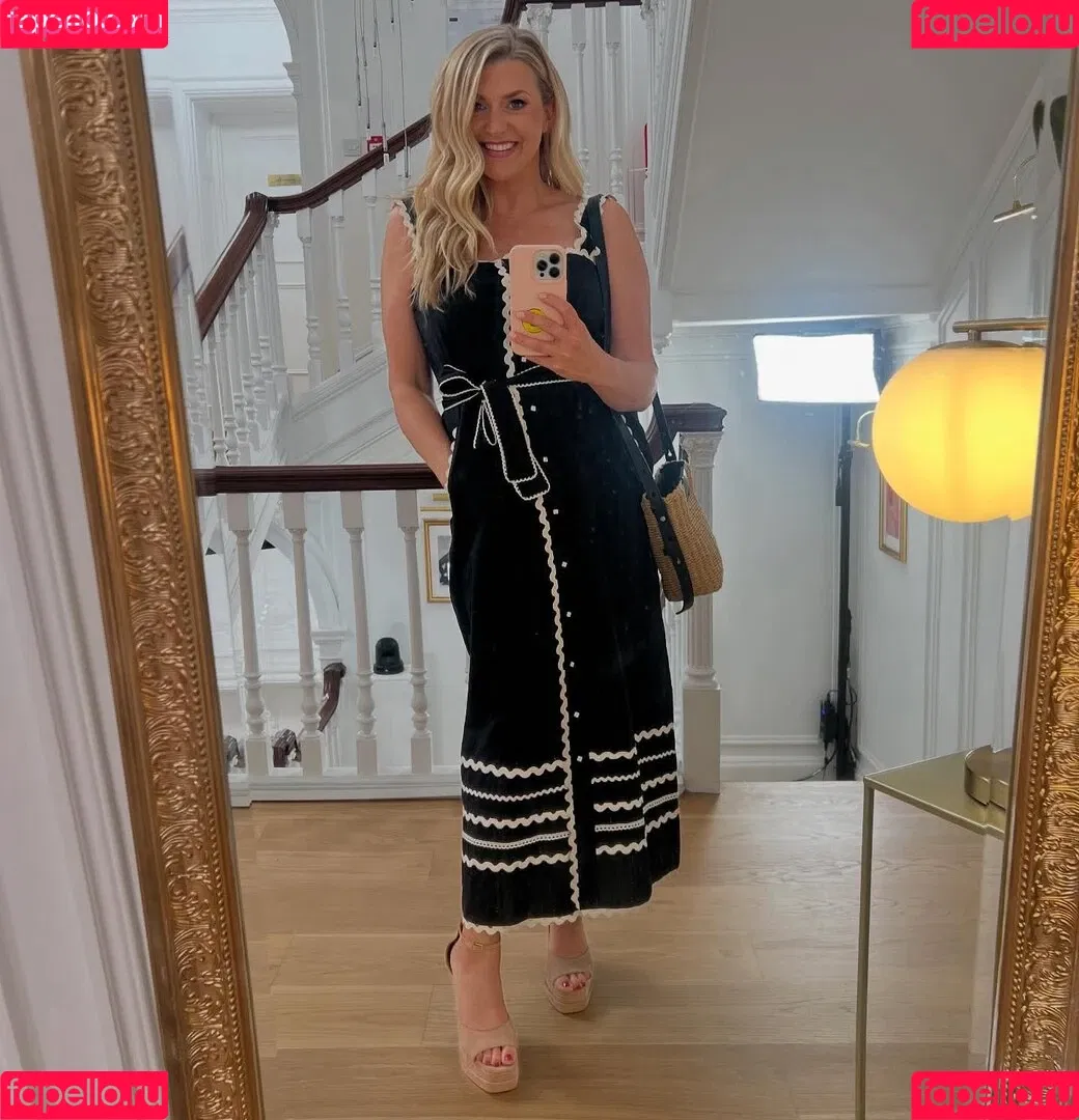 Anna Williamson / annawilliamsonofficial Onlyfans Photo Gallery 