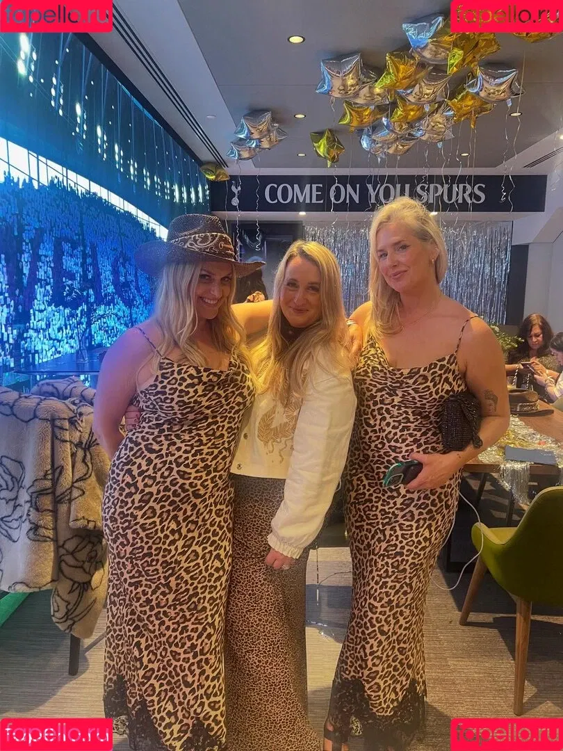 Anna Williamson / annawilliamsonofficial Onlyfans Photo Gallery 