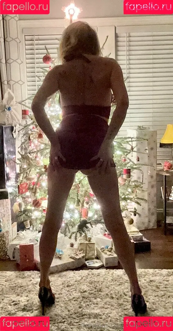 oneblondewife / onepureblondie Onlyfans Photo Gallery 