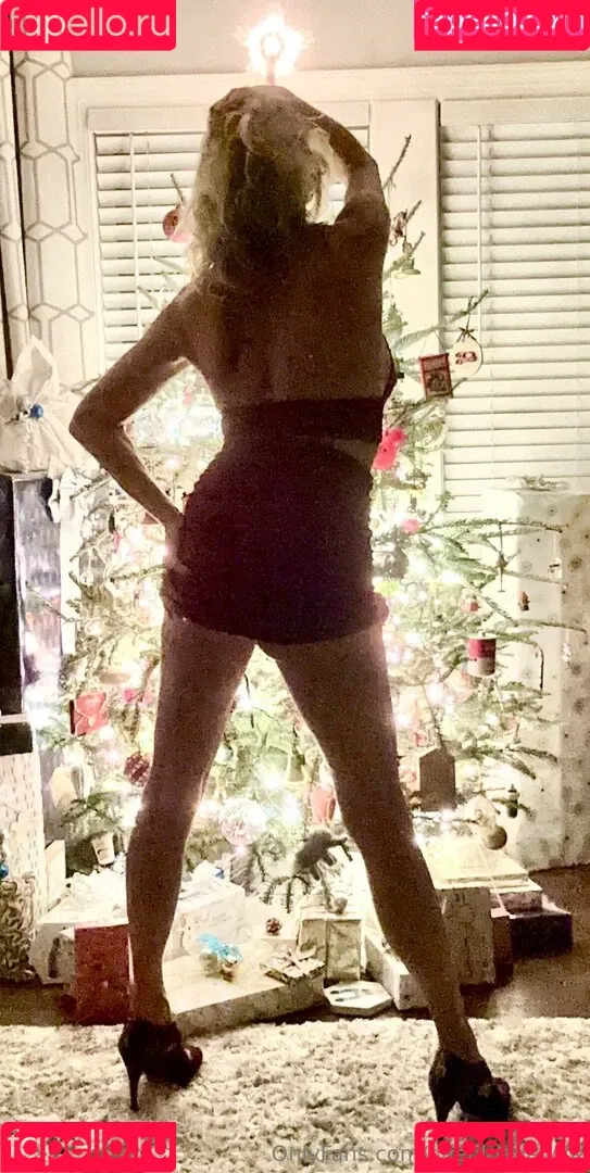 oneblondewife / onepureblondie Onlyfans Photo Gallery 