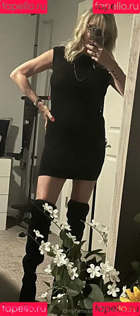 oneblondewife / onepureblondie Onlyfans Photo Gallery 