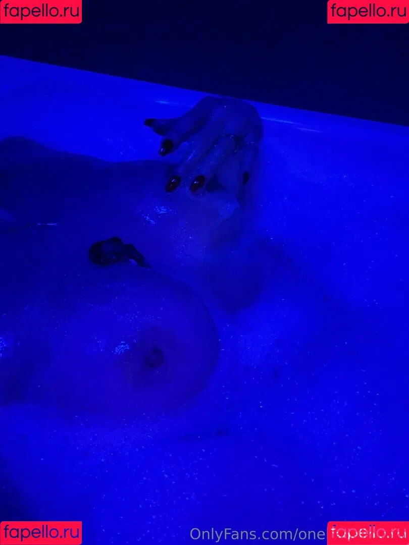 oneblondewife / onepureblondie Onlyfans Photo Gallery 