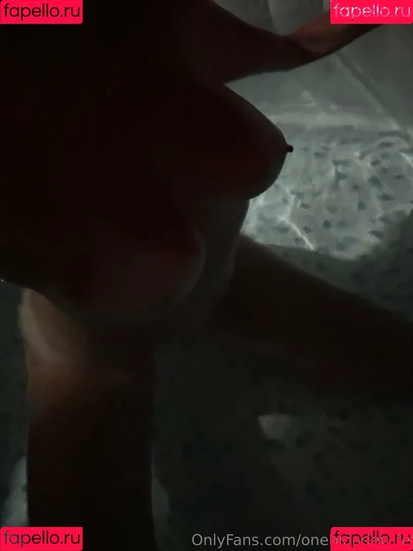 oneblondewife / onepureblondie Onlyfans Photo Gallery 