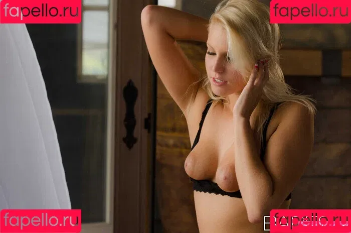 Vanessa Cage / missvanessacage / vanessacageog Onlyfans Photo Gallery 