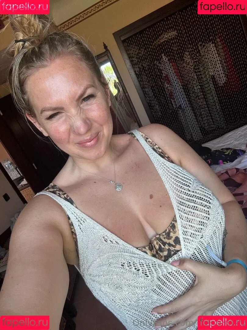 being_amy / being_amy_ Onlyfans Photo Gallery 