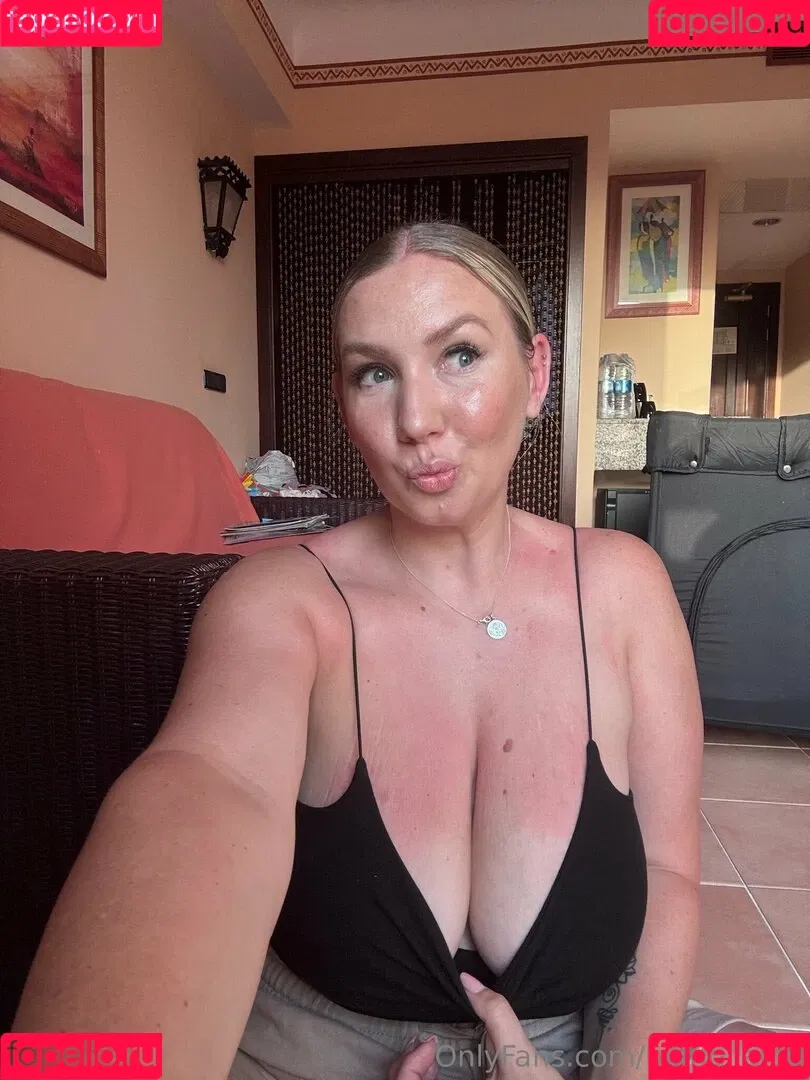 being_amy / being_amy_ Onlyfans Photo Gallery 