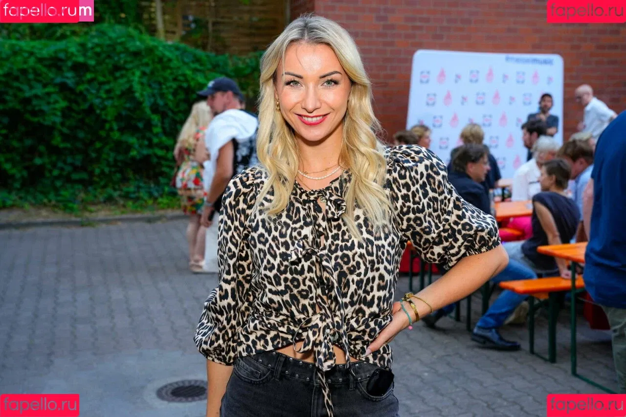 Anna Carina Woitschack / Anna-Carina Woitschack / anna.carina.woitschack Onlyfans Photo Gallery 