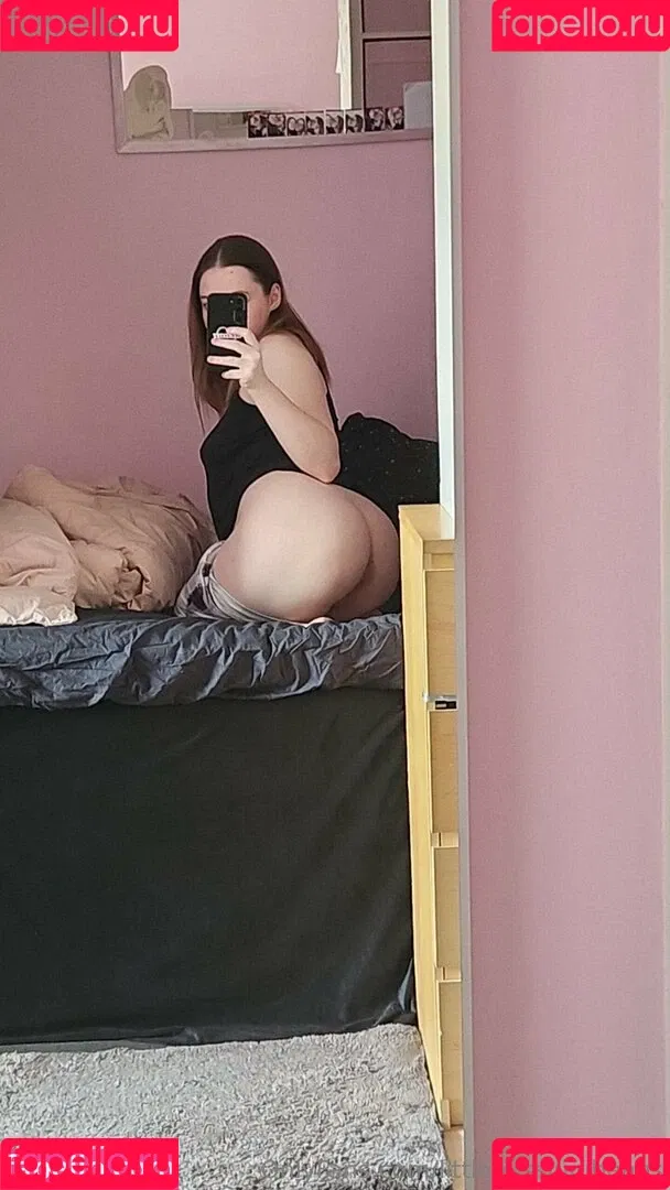 littlemissjujubean / littlemissjujubeans Onlyfans Photo Gallery 