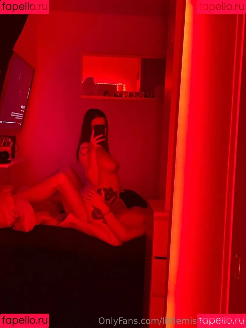 littlemissjujubean / littlemissjujubeans Onlyfans Photo Gallery 