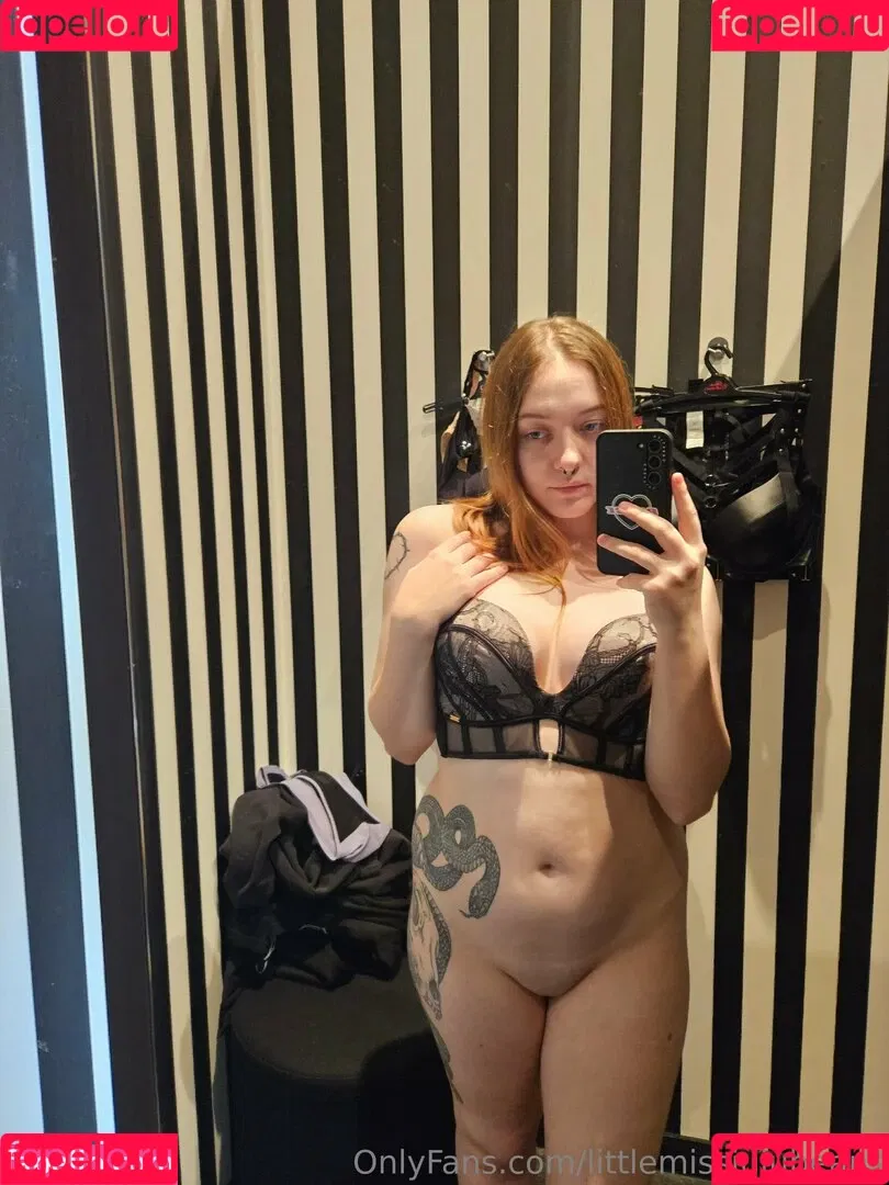 littlemissjujubean / littlemissjujubeans Onlyfans Photo Gallery 