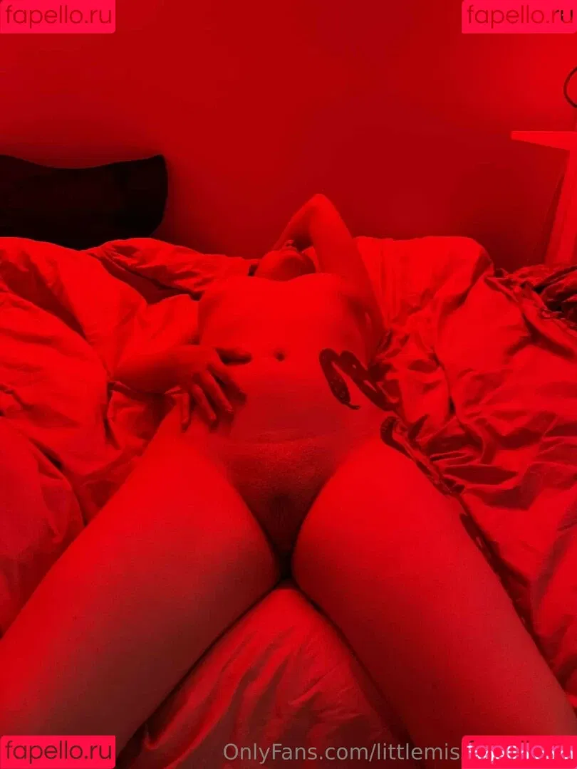 littlemissjujubean / littlemissjujubeans Onlyfans Photo Gallery 