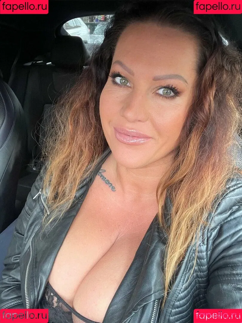 Laura Orsolya / orsolya.laura Onlyfans Photo Gallery 