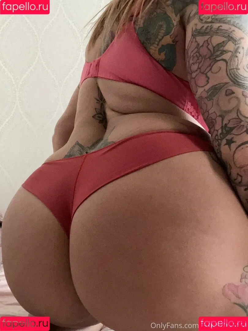 Laura Orsolya / orsolya.laura Onlyfans Photo Gallery 