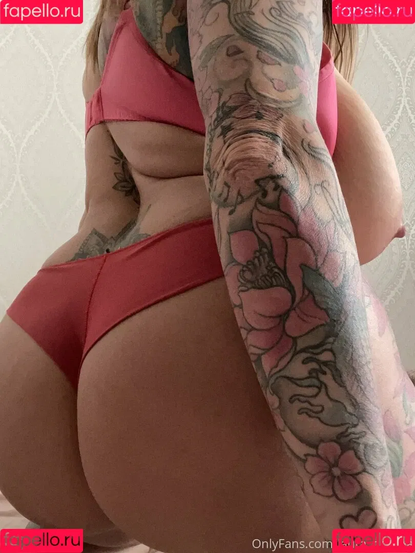 Laura Orsolya / orsolya.laura Onlyfans Photo Gallery 