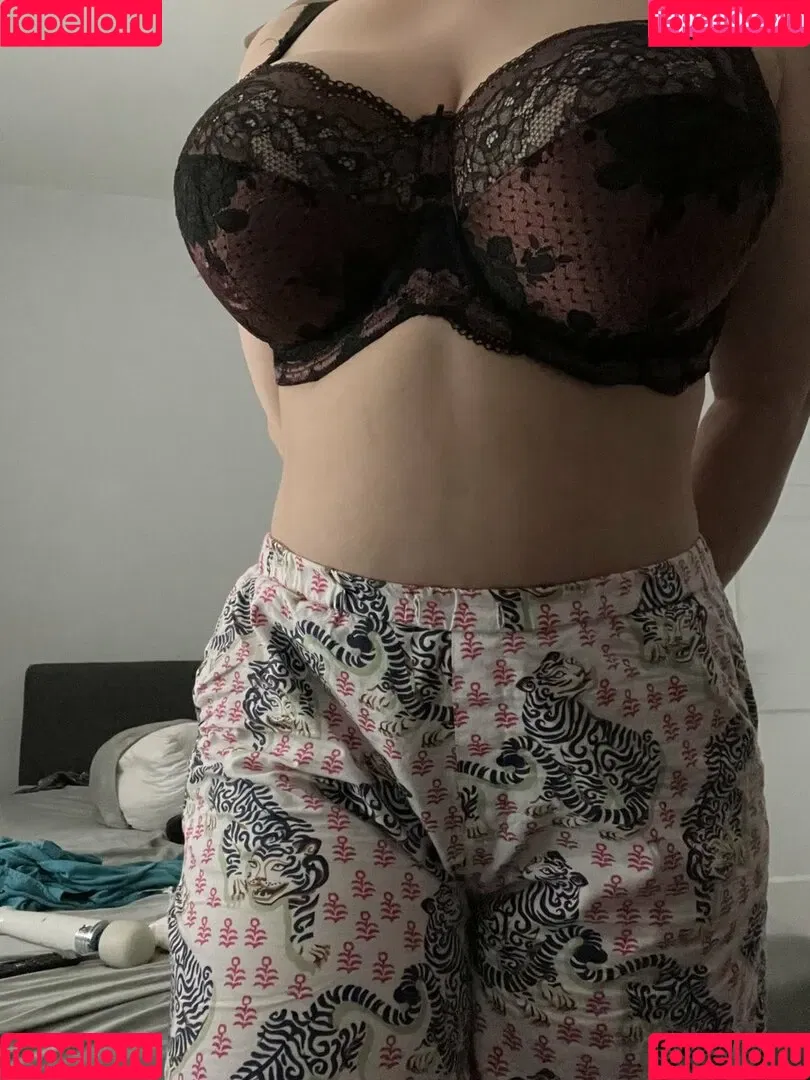 Rosaline Magdalene / marleymagdalene / rose_gallene / rosegallene Onlyfans Photo Gallery 