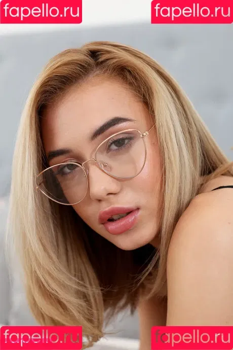 Rika Fane / rikafane.offical / rikafane.official / rikafaneoff Onlyfans Photo Gallery 