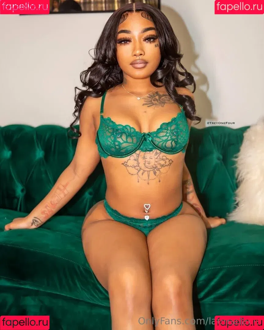 launadavis / launadavis14 Onlyfans Photo Gallery 