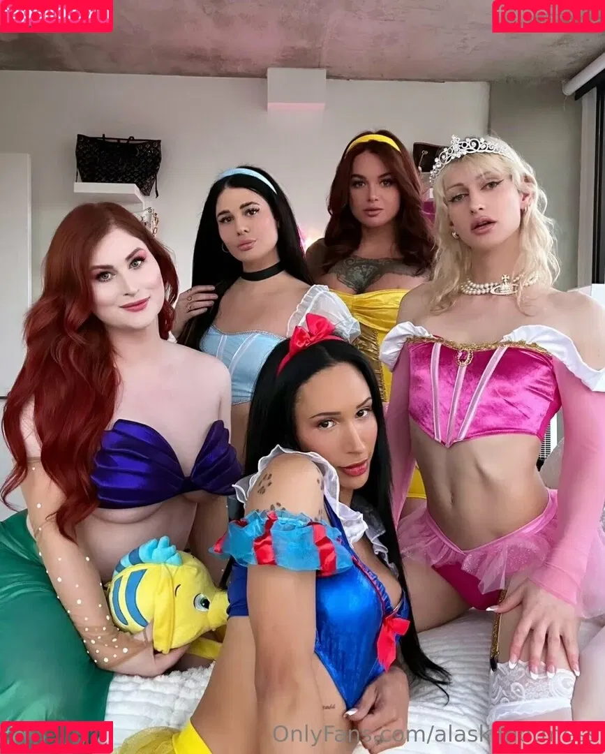 AlaskaHotmess / alaskahotmess2 / goddess-alaska Onlyfans Photo Gallery 