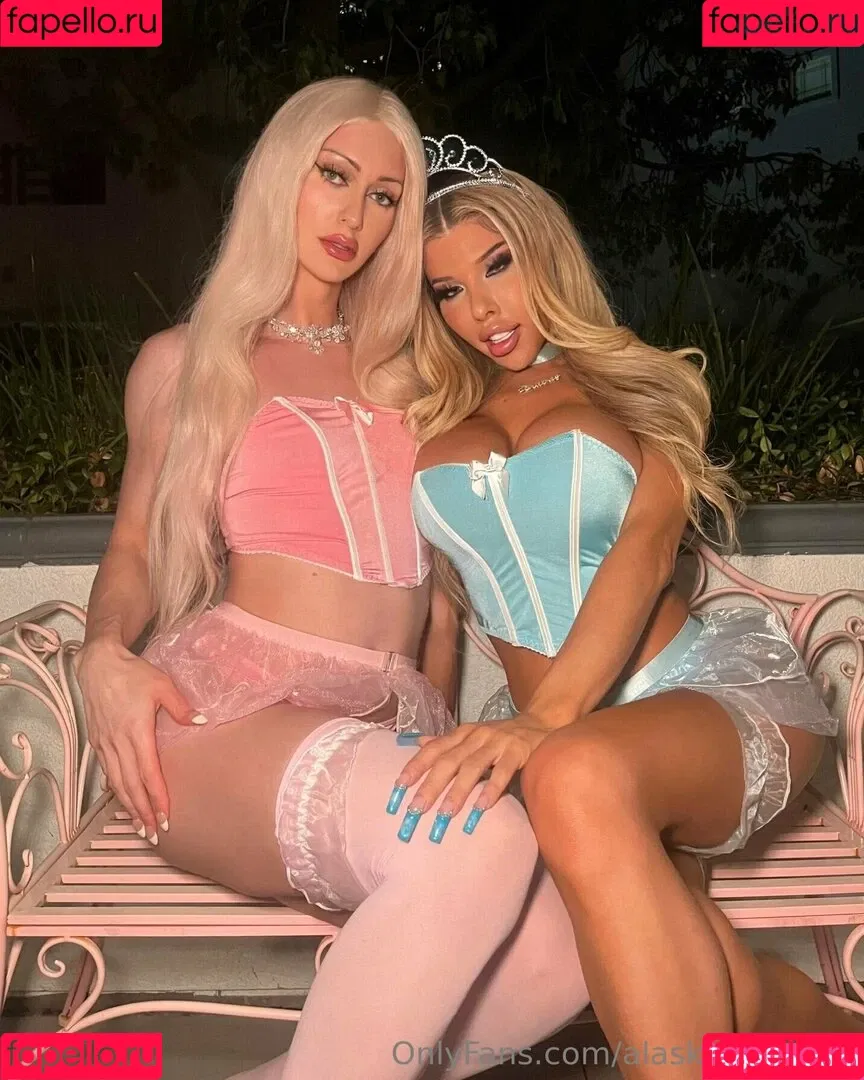 AlaskaHotmess / alaskahotmess2 / goddess-alaska Onlyfans Photo Gallery 