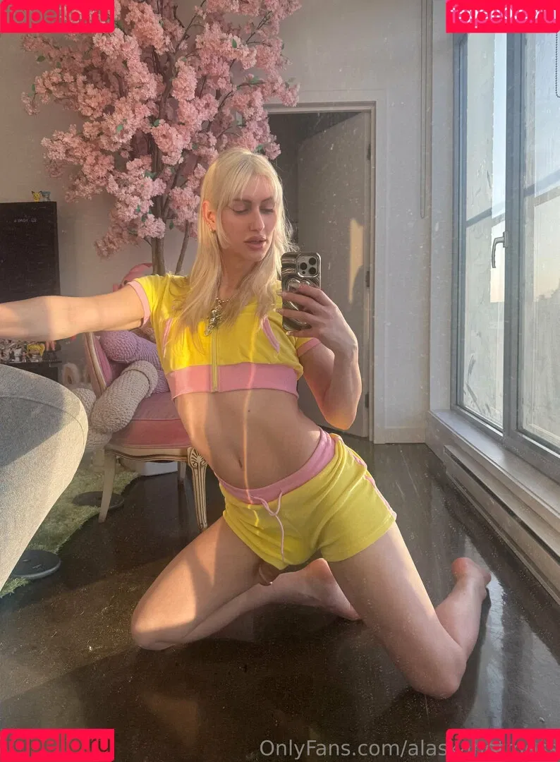 AlaskaHotmess / alaskahotmess2 / goddess-alaska Onlyfans Photo Gallery 