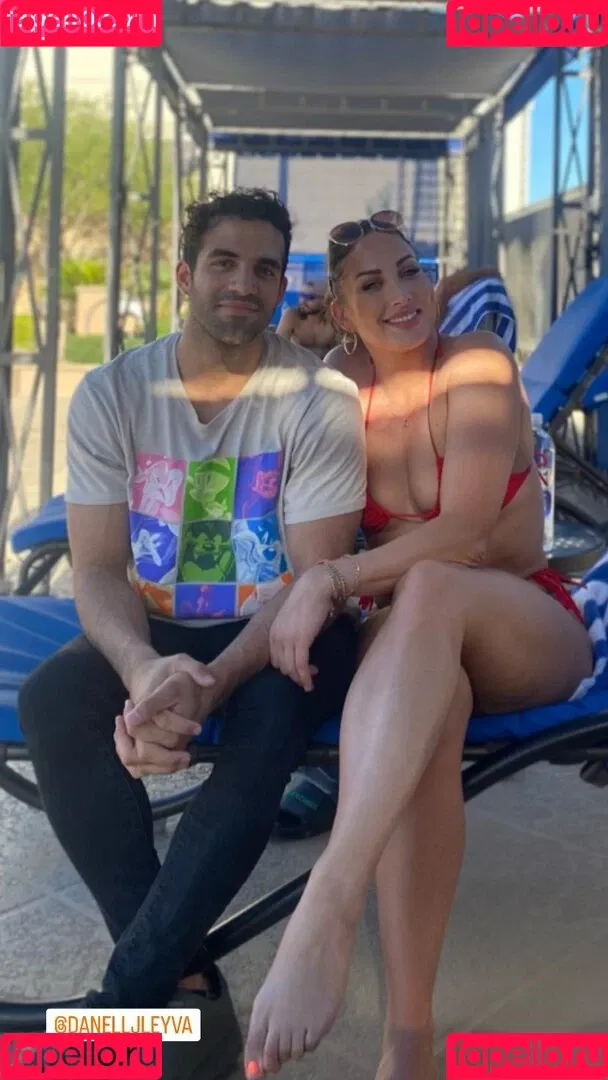 Lisa Mason / thereallisamason Onlyfans Photo Gallery 