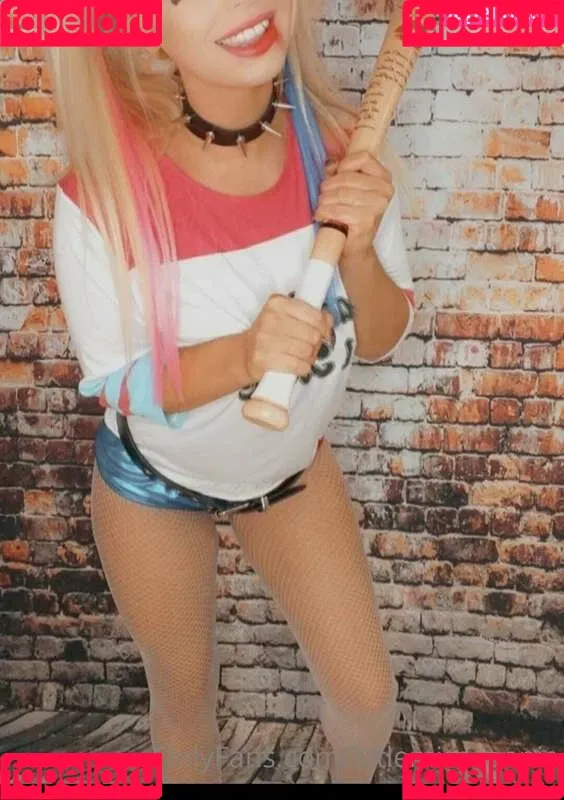 Littlemissconnie / https: / littlemiss.connie / littlemissconniee Onlyfans Photo Gallery 