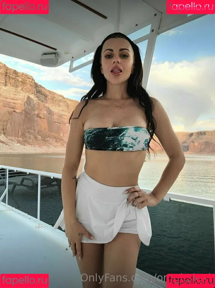 Lexi Belle / OMGitsLexi Onlyfans Photo Gallery 