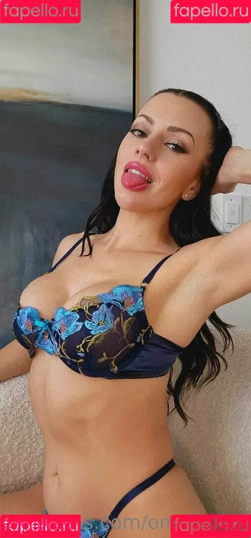 Lexi Belle / OMGitsLexi Onlyfans Photo Gallery 