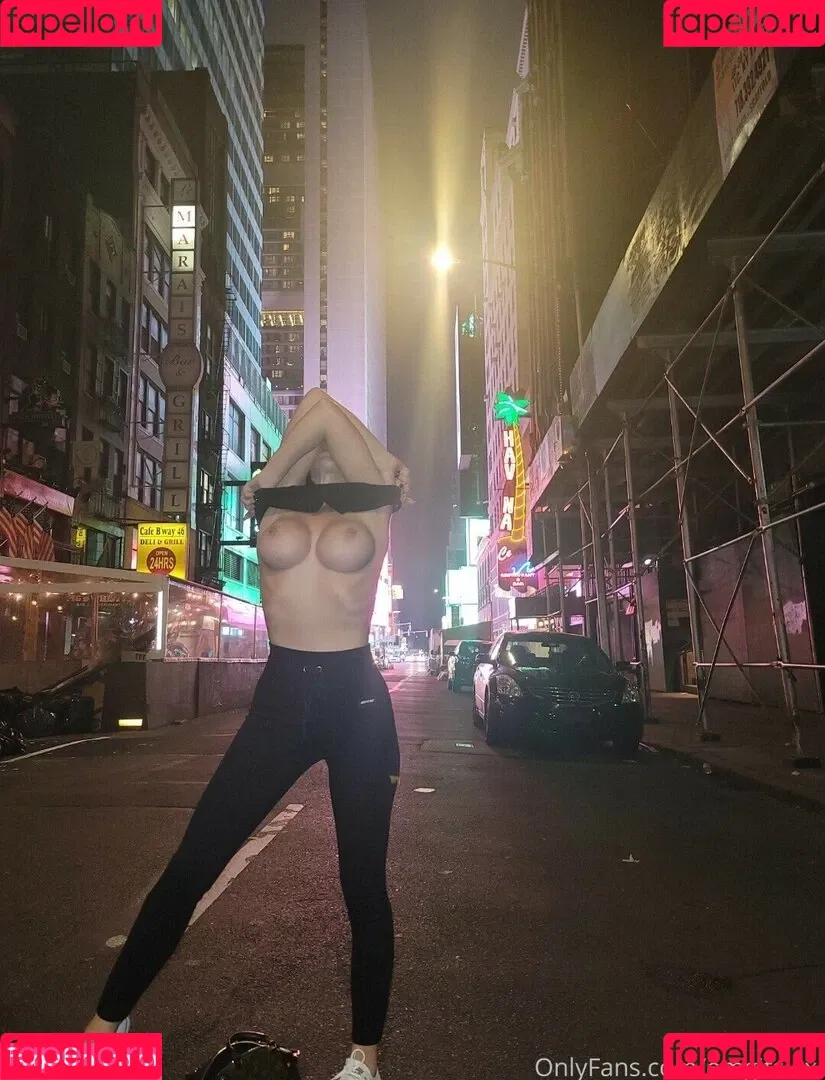 Lexi Belle / OMGitsLexi Onlyfans Photo Gallery 