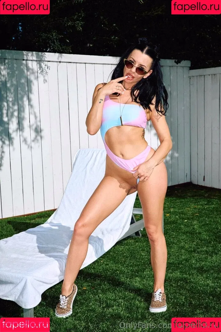 Lexi Belle / OMGitsLexi Onlyfans Photo Gallery 