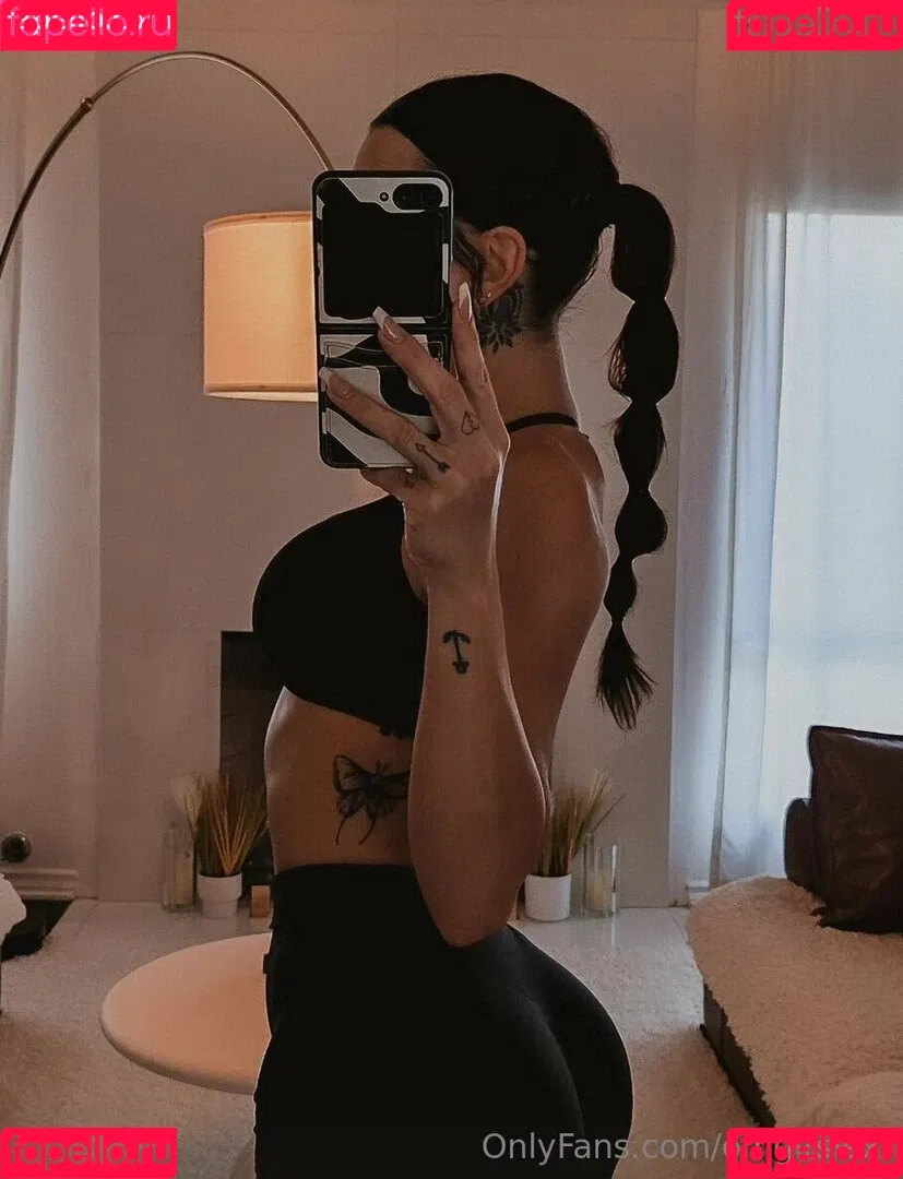 Lexi Belle / OMGitsLexi Onlyfans Photo Gallery 