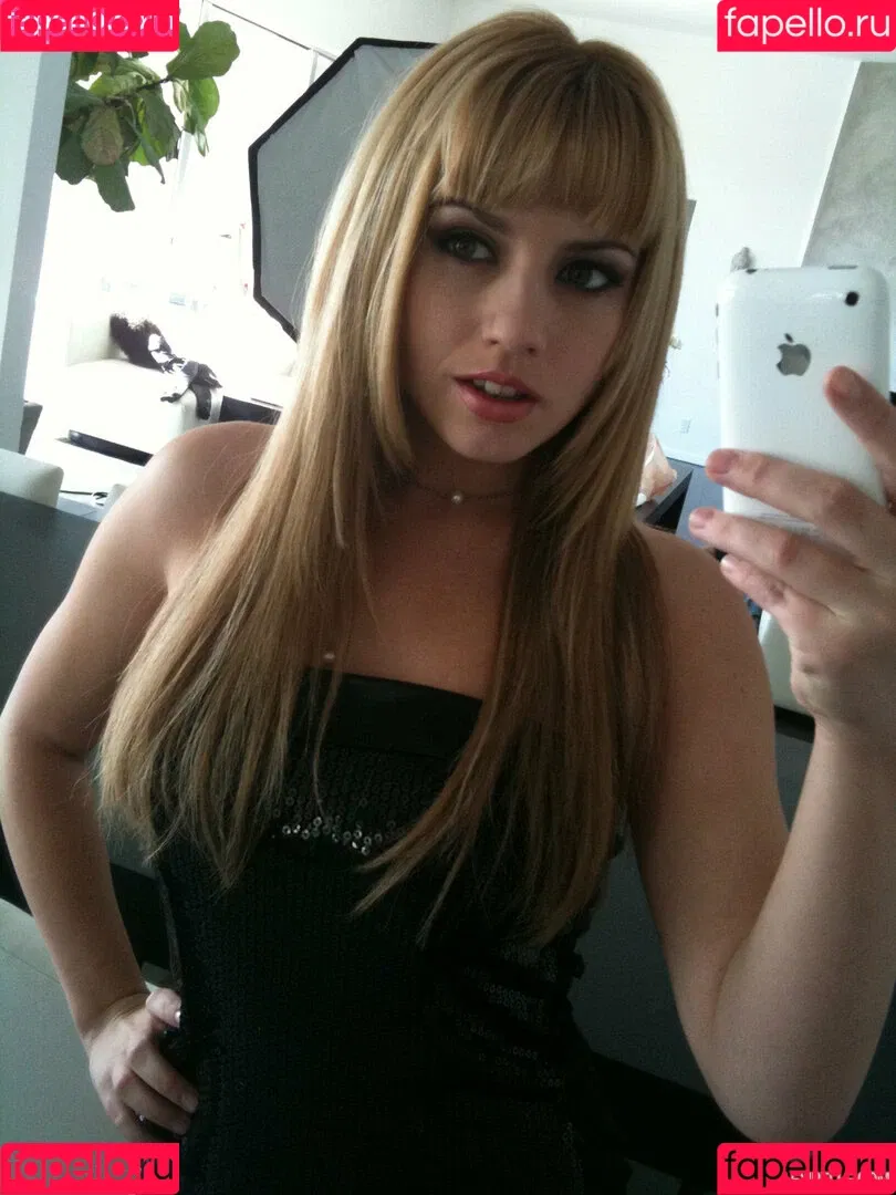 Lexi Belle / OMGitsLexi Onlyfans Photo Gallery 