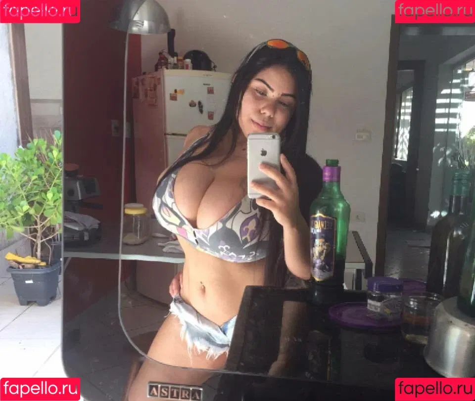 Ana Paula / anapalvesz / anapaulasaenzoficial / anapkerschener / paulagalvan Onlyfans Photo Gallery 