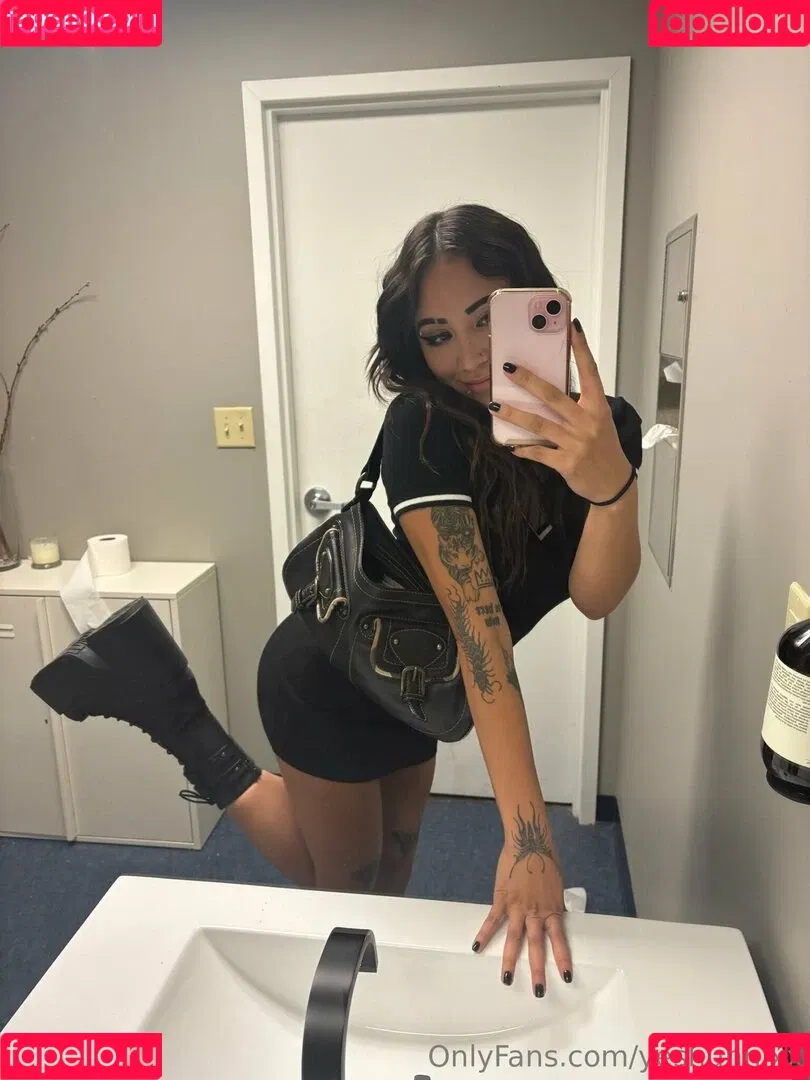 yeshunnixx Onlyfans Photo Gallery 