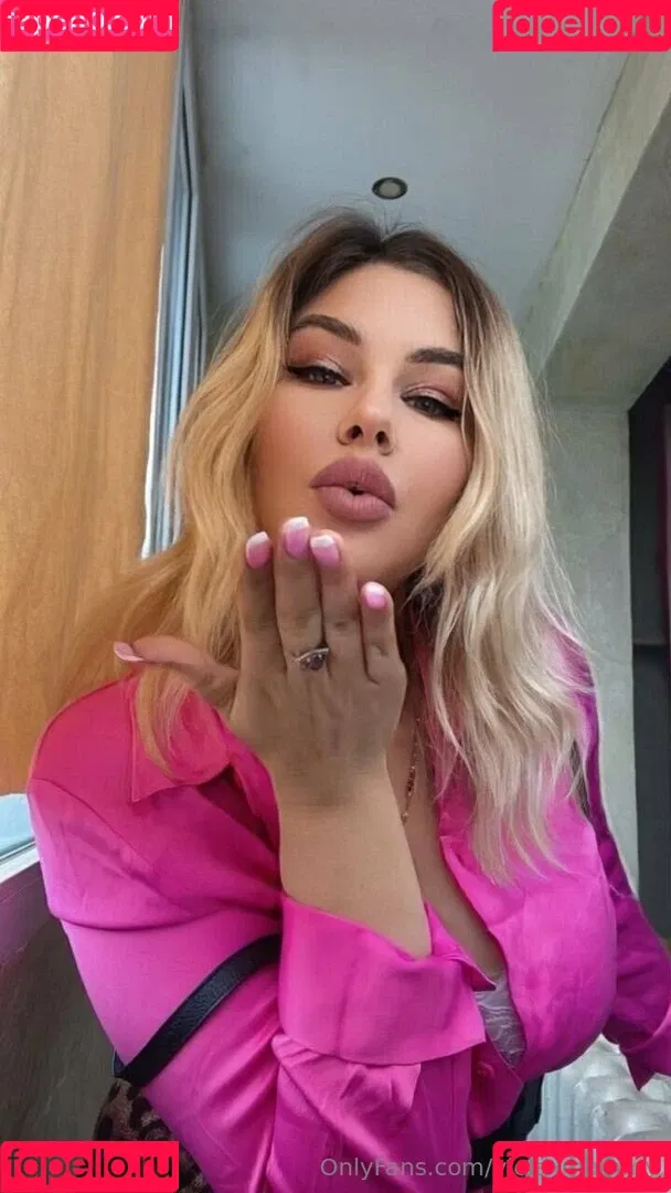 viola_m01 / viola_mommy Onlyfans Photo Gallery 