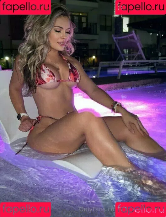 viola_m01 / viola_mommy Onlyfans Photo Gallery 