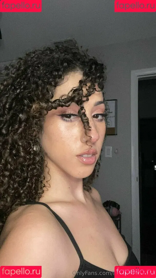 actuallykiraperez / itsmekiraperez Onlyfans Photo Gallery 