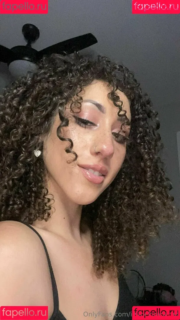 actuallykiraperez / itsmekiraperez Onlyfans Photo Gallery 