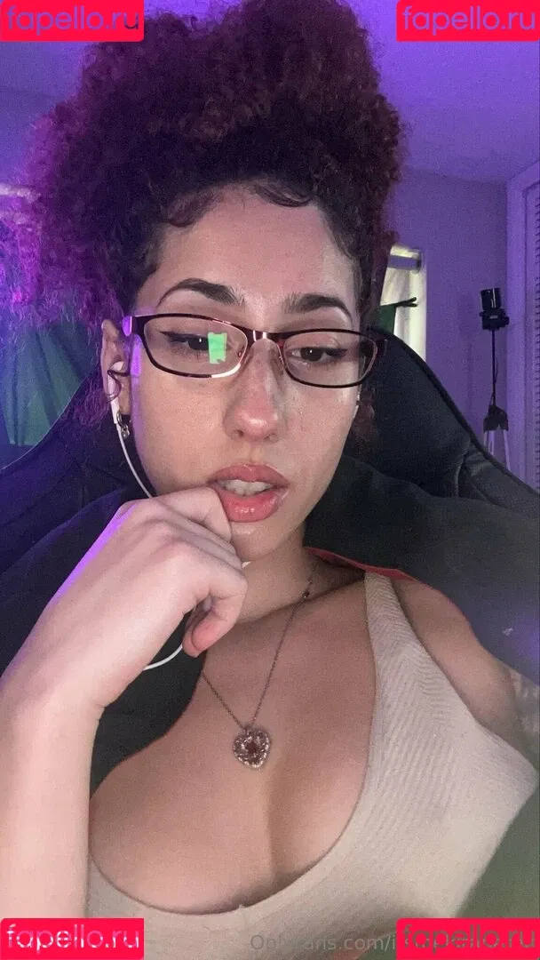 actuallykiraperez / itsmekiraperez Onlyfans Photo Gallery 