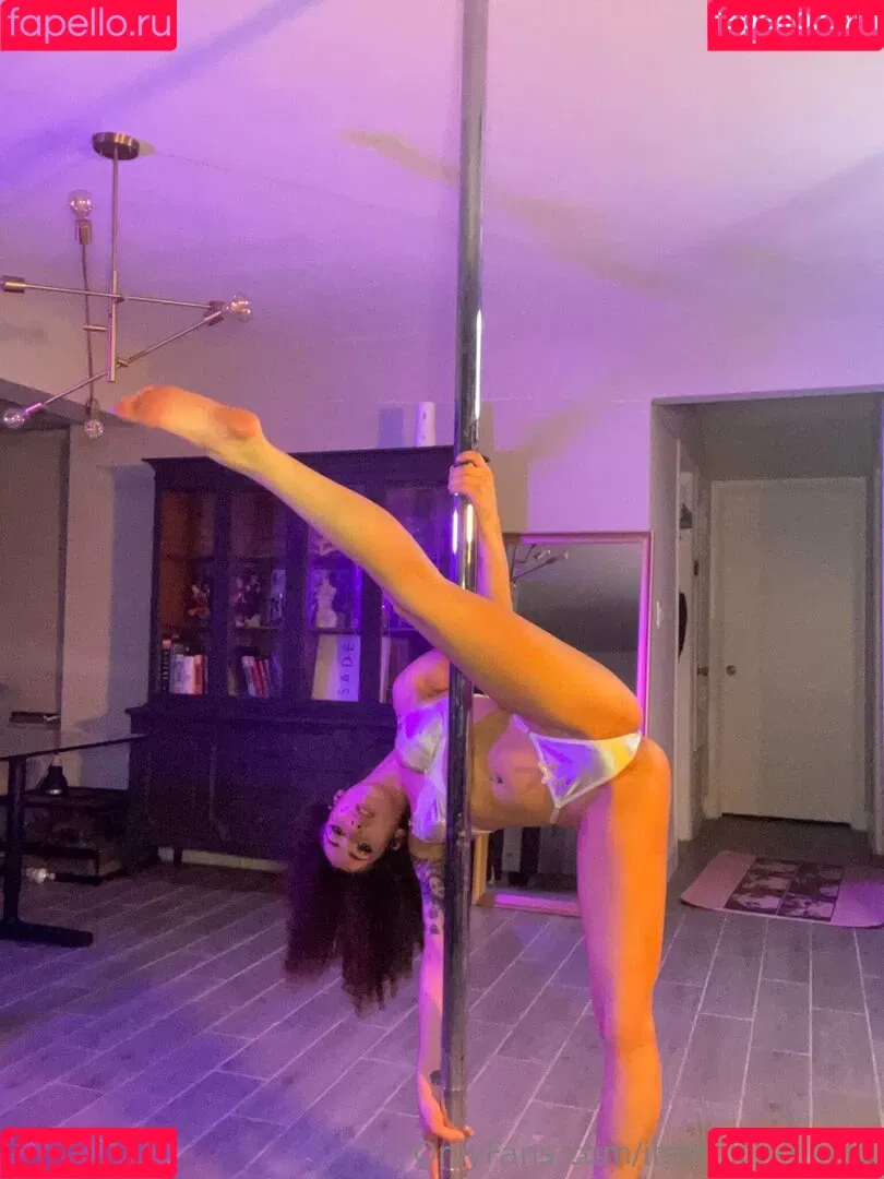 actuallykiraperez / itsmekiraperez Onlyfans Photo Gallery 