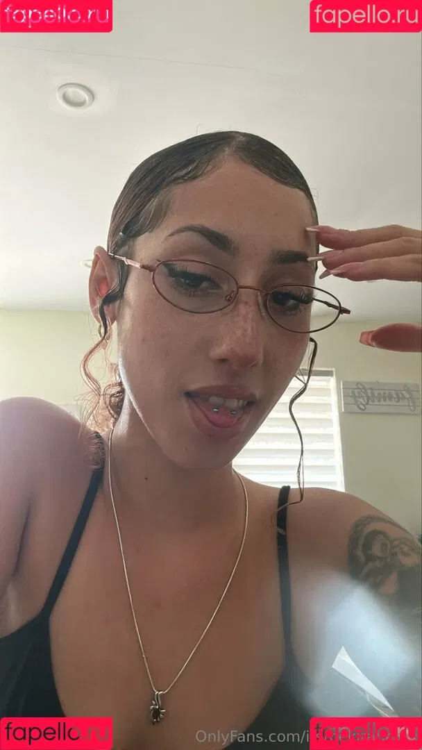 actuallykiraperez / itsmekiraperez Onlyfans Photo Gallery 