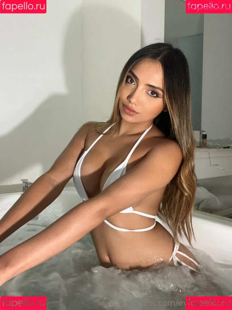 Evanextdoor / evajaynextdoor Onlyfans Photo Gallery 